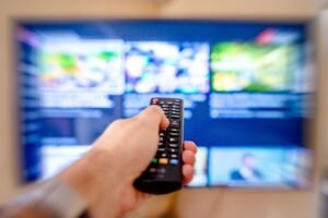 Split-screen TV comparison labeled HD and 4K with a visual gauge showing higher data use for 4K streaming.